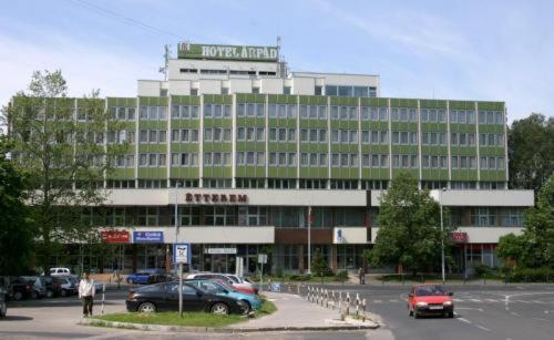 Hotel Árpád Tatabánya Habitación foto